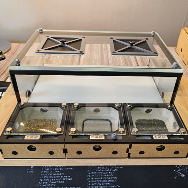 Planar Expandable Gypsum Ant Nest with Glass Viewing Window - Modular 3D Printed Formicarium + Beginner Kit & Escape Powder